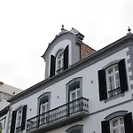 Edificio Charles 102